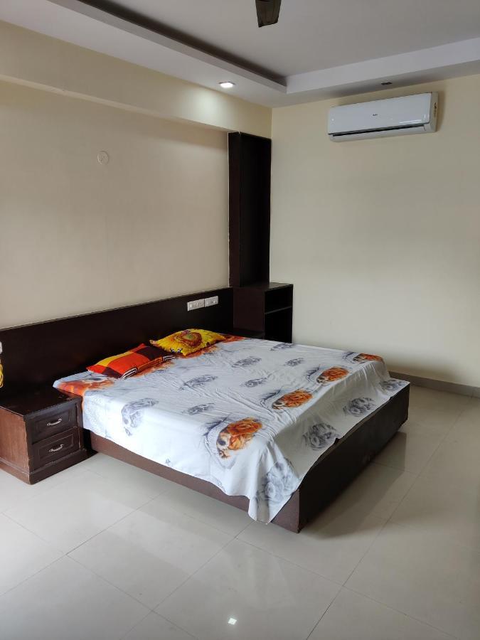 Fernandes Complex Hotel Bangalore Exterior photo