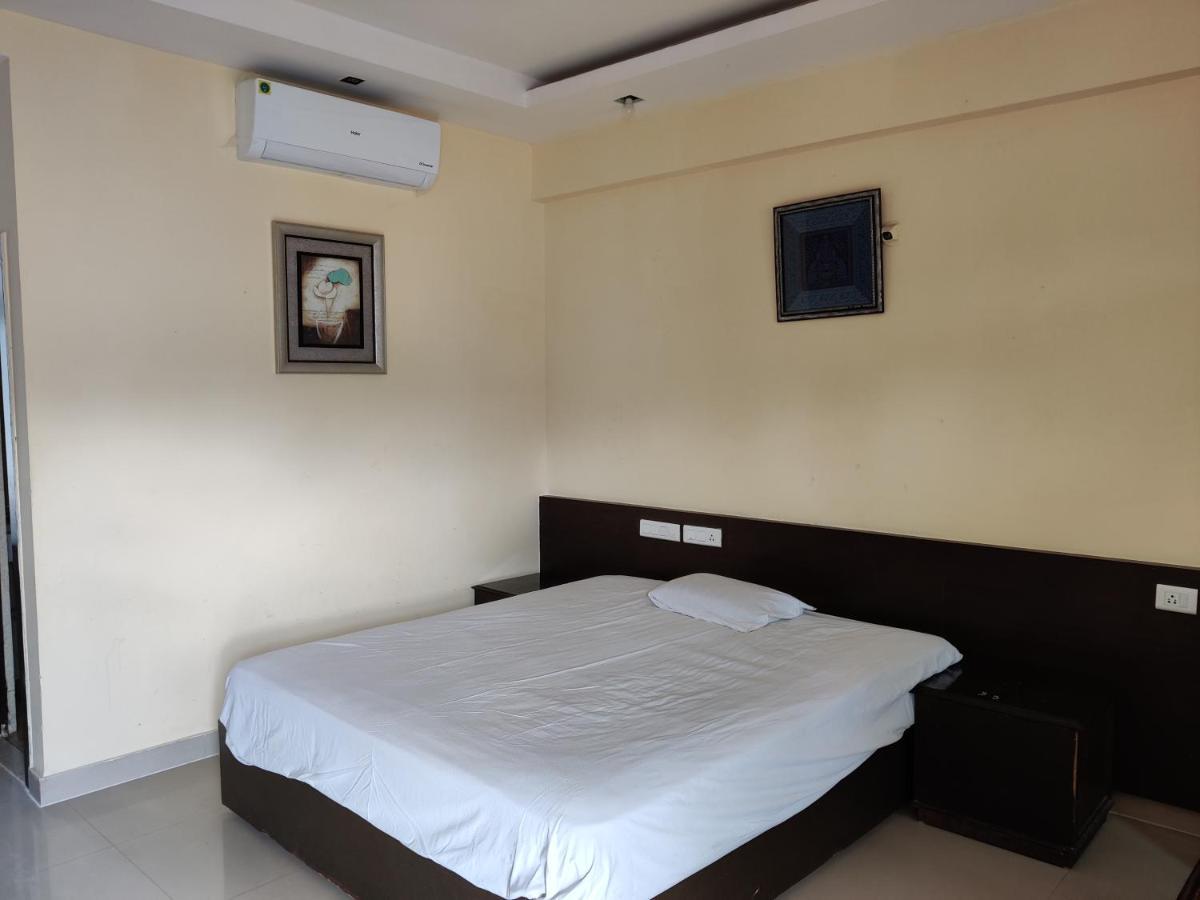 Fernandes Complex Hotel Bangalore Exterior photo